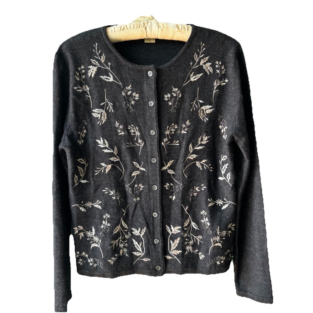 Vintage‎ Eddie Bauer 100% Wool Cardigan Women's M Embroidered Floral Sweater